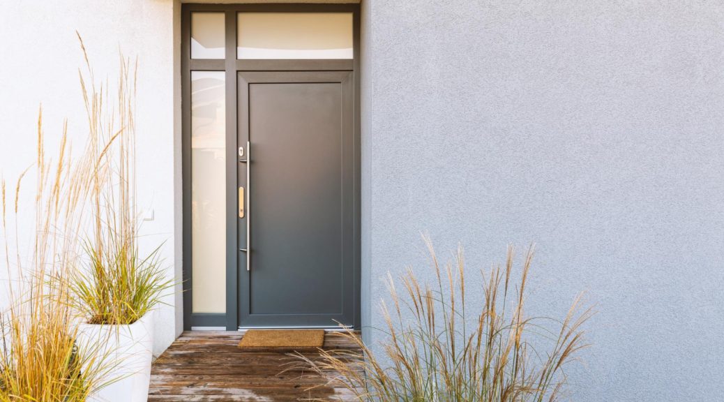 Sécurité et design : les critères essentiels pour choisir votre porte d'entrée
