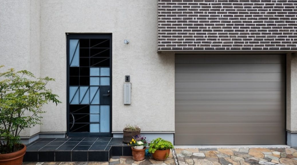 Porte de garage à Lyon : comment choisir le bon modèle ?
