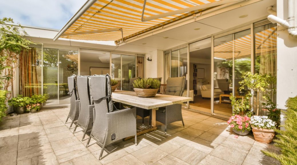 Stores sur mesure : une touche d’élégance pour votre maison