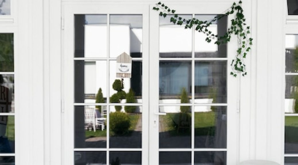 Comment choisir des portes-fenêtres adaptées à vos besoins de luminosité et d’espace ?