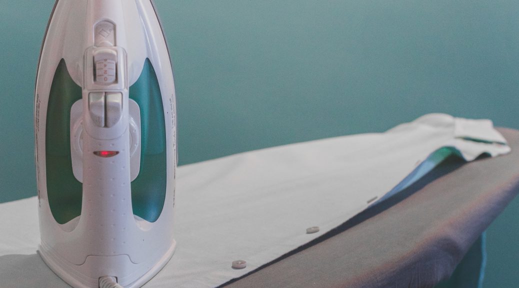 Ménage, repassage et garde d’enfants : pourquoi choisir une agence spécialisée pour simplifier vos tâches quotidiennes ?