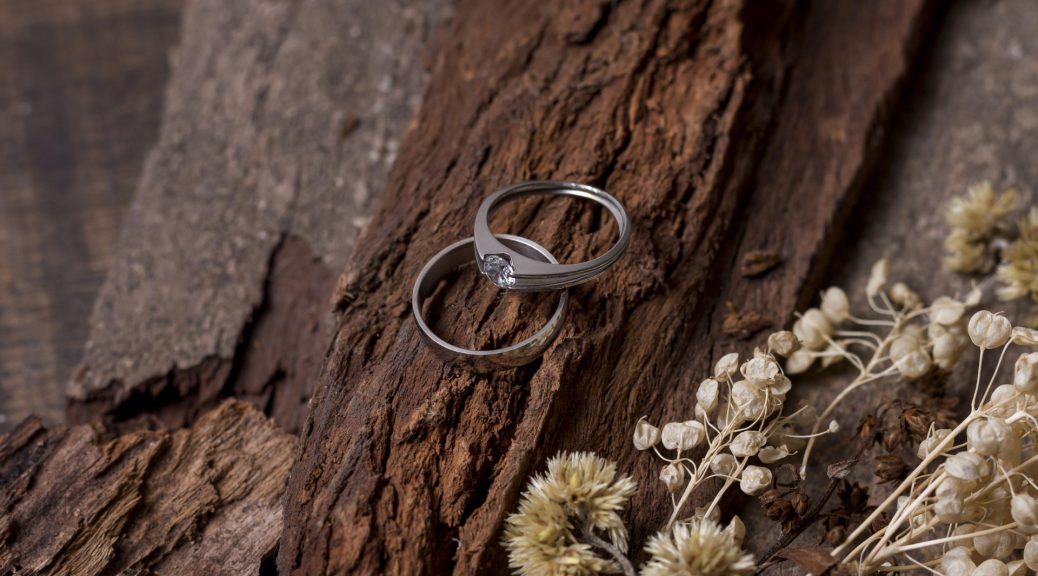 Bagues vintage : comment reconnaître une vraie bague ancienne de valeur ?