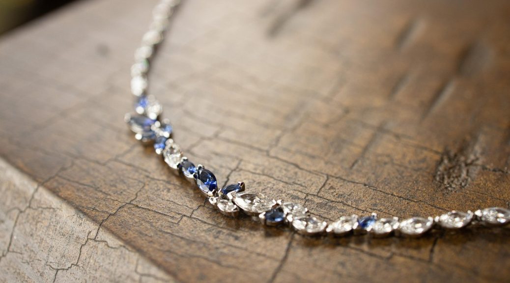 Collier diamant : comment choisir le bijou parfait ?